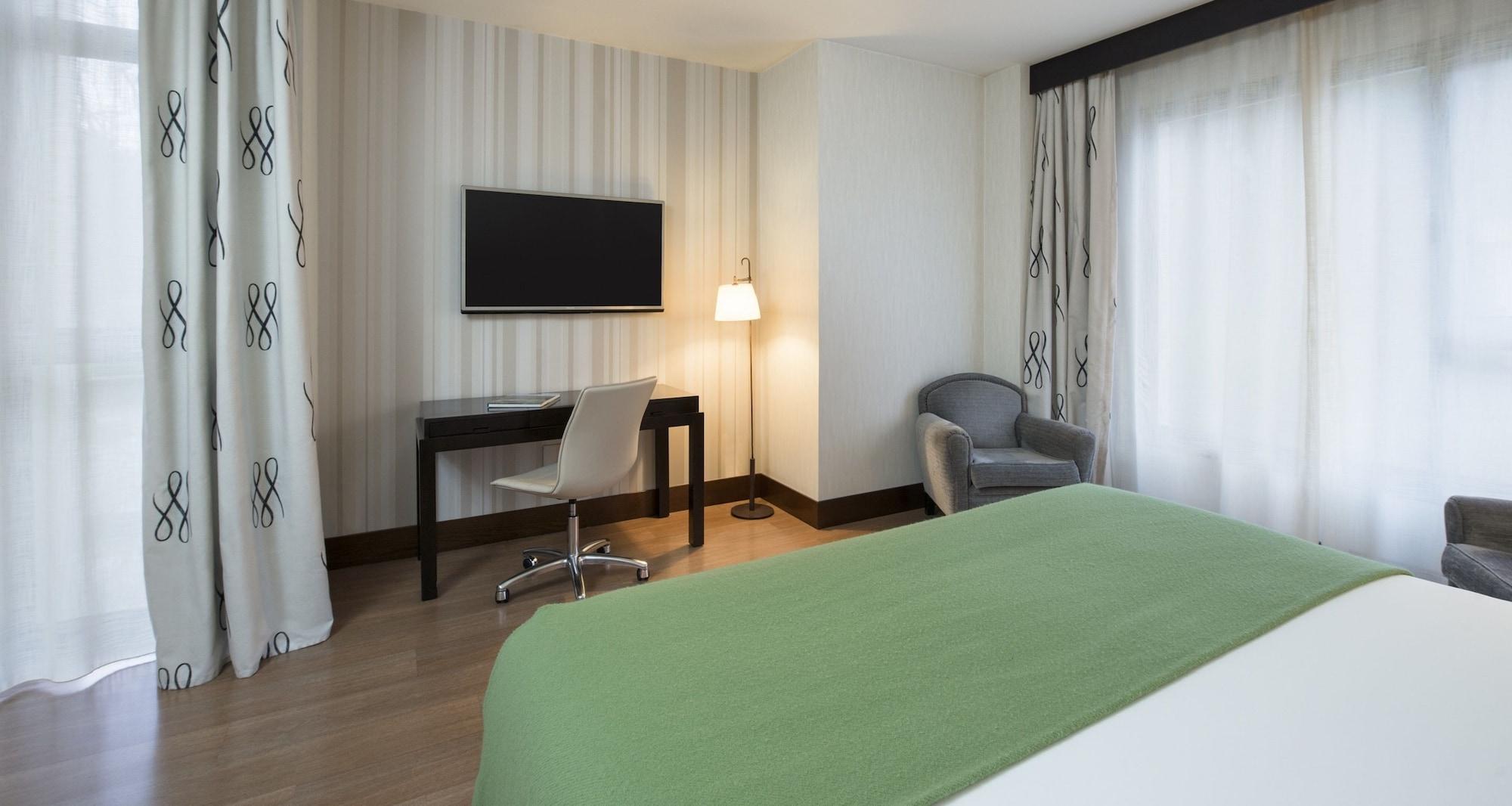 Palacio De Aviles Affiliated By Melia Eksteriør billede A room at the hotel