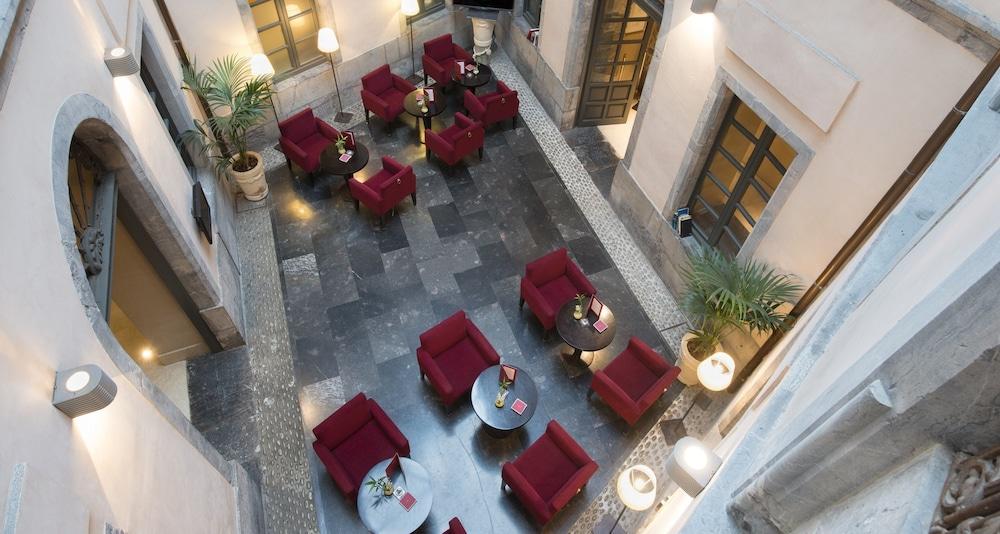 Palacio De Aviles Affiliated By Melia Eksteriør billede The lobby of the hotel
