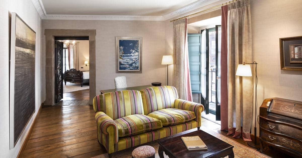 Palacio De Aviles Affiliated By Melia Eksteriør billede A suite at the Hotel de Crillon