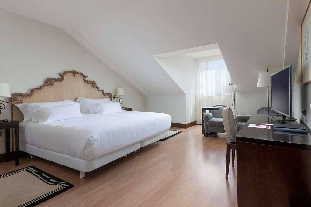 Palacio De Aviles Affiliated By Melia Værelse billede A room at the Hotel Palace Madrid