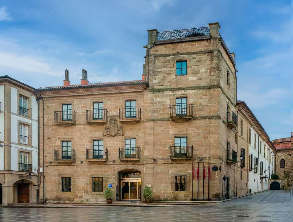 Palacio De Aviles Affiliated By Melia Eksteriør billede The Hotel de San Vicente, in which the university was located