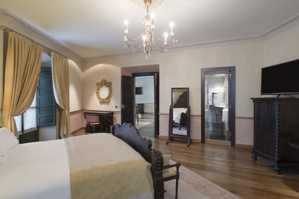 Palacio De Aviles Affiliated By Melia Eksteriør billede A suite at the hotel